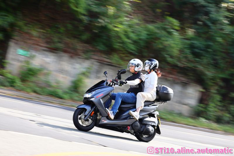 Yamaha STi10