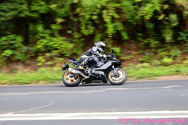 Yamaha R15