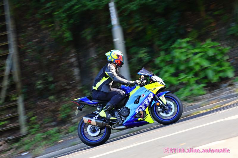 Yamaha R1