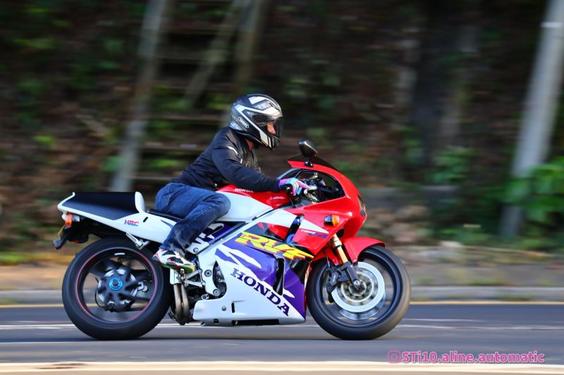 Honda RVF750