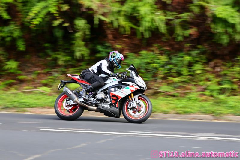 Aprilia R6