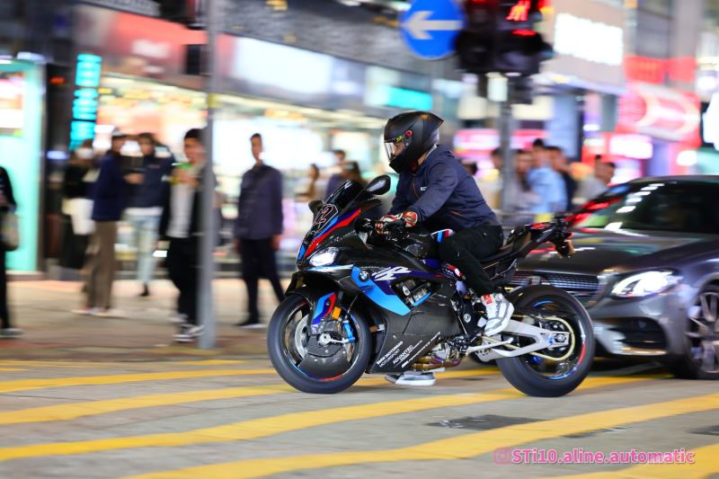 BMW M1000RR