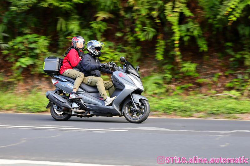 Kymco STi10
