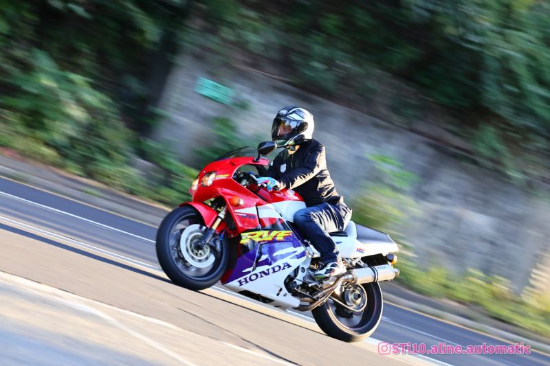 Honda RVF750