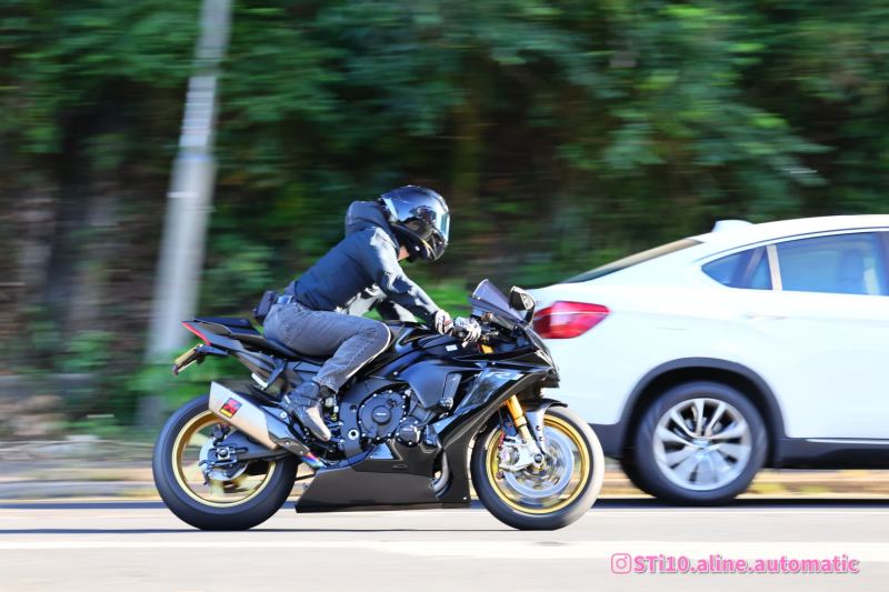 Yamaha R1
