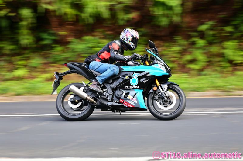 Yamaha R15