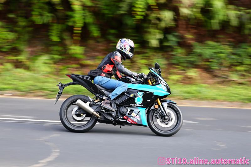 Yamaha R15
