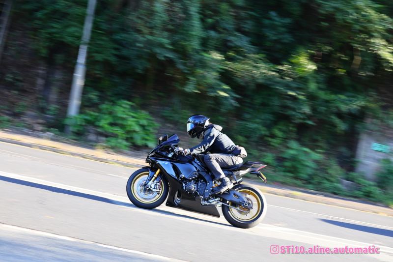 Yamaha YZF-R1