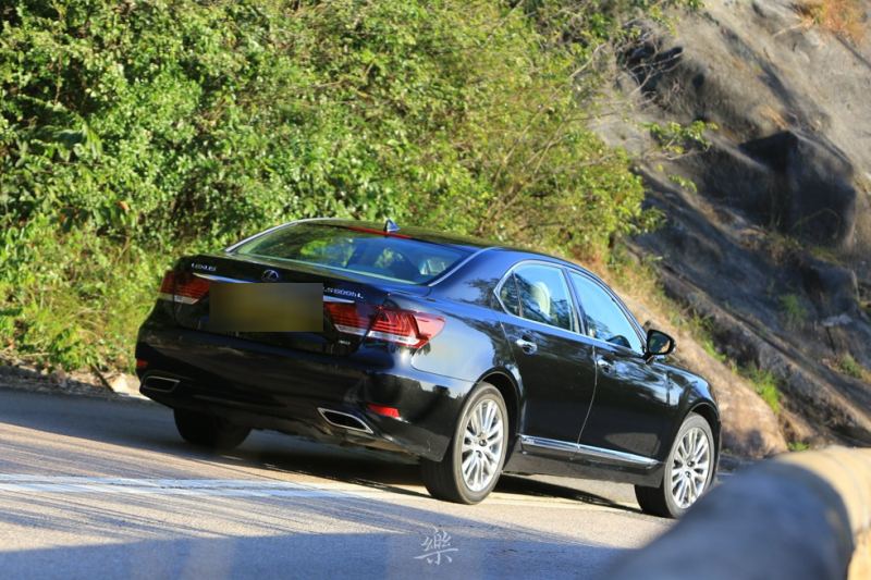 Lexus LS