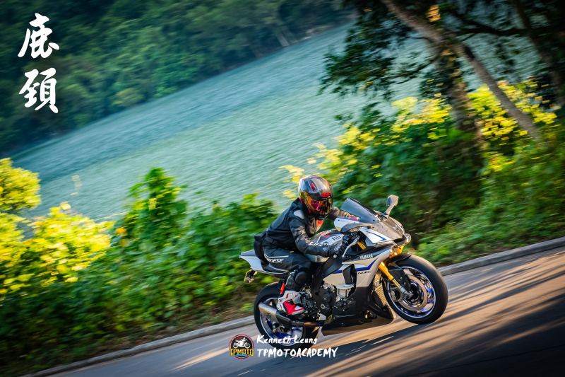 Yamaha R1