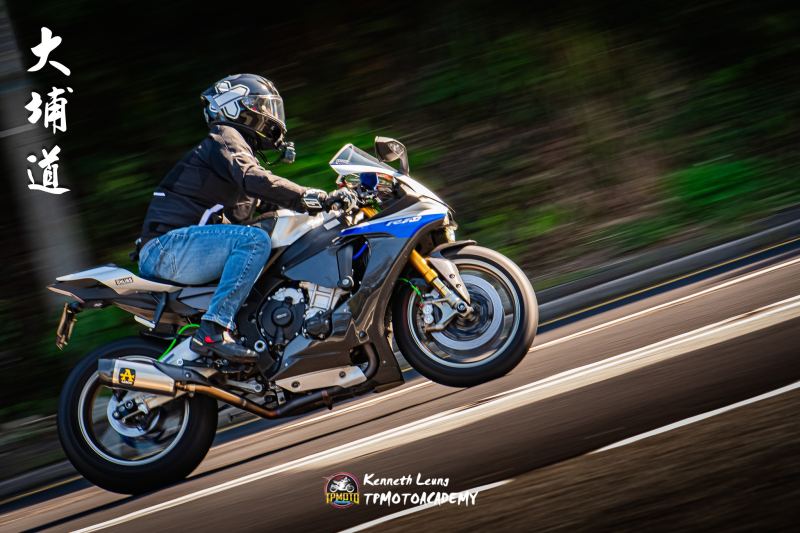 Yamaha R1