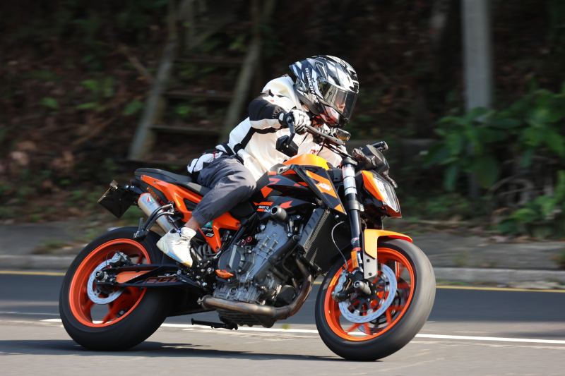 KTM 690