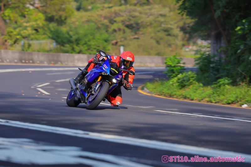 Yamaha R1