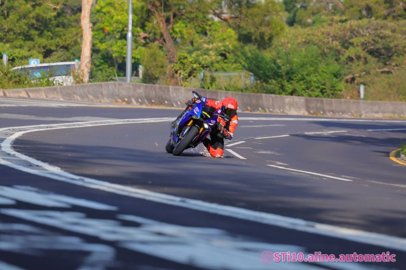 Yamaha R15