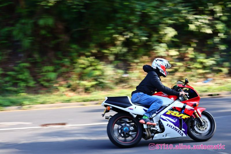 Honda RVF