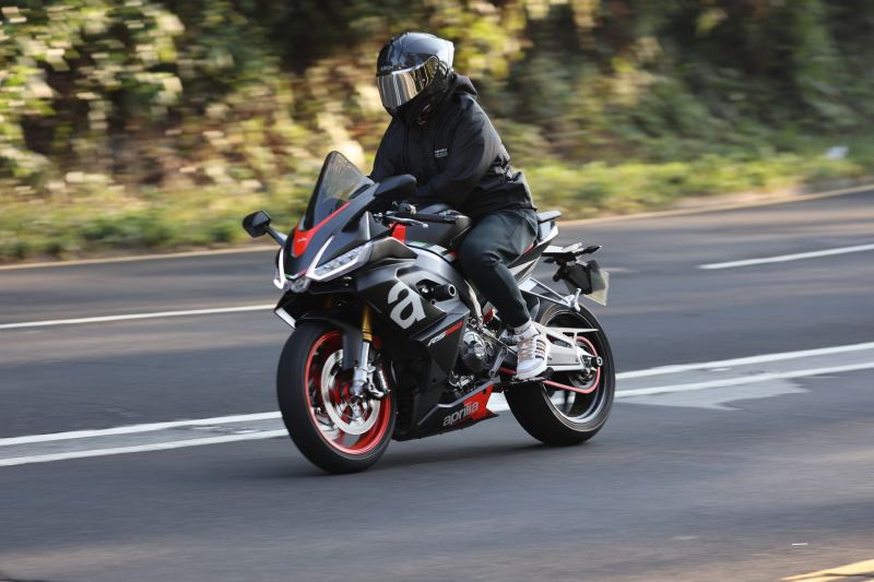 Aprilia R6