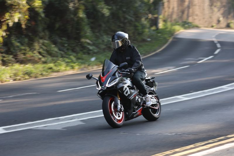 Aprilia R6