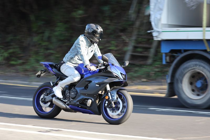 Yamaha R6