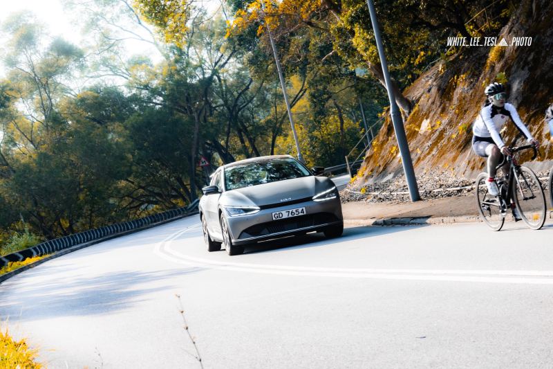 2024-12-24-white-lee-tesla-photo-0334cb871dbd