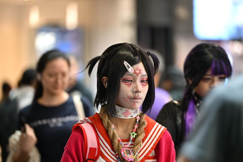 相嘅次序亂晒.. 搵相嘅朋友￼辛苦你🙌🏿
