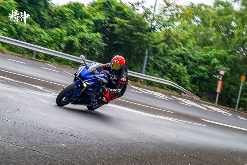 Yamaha R6