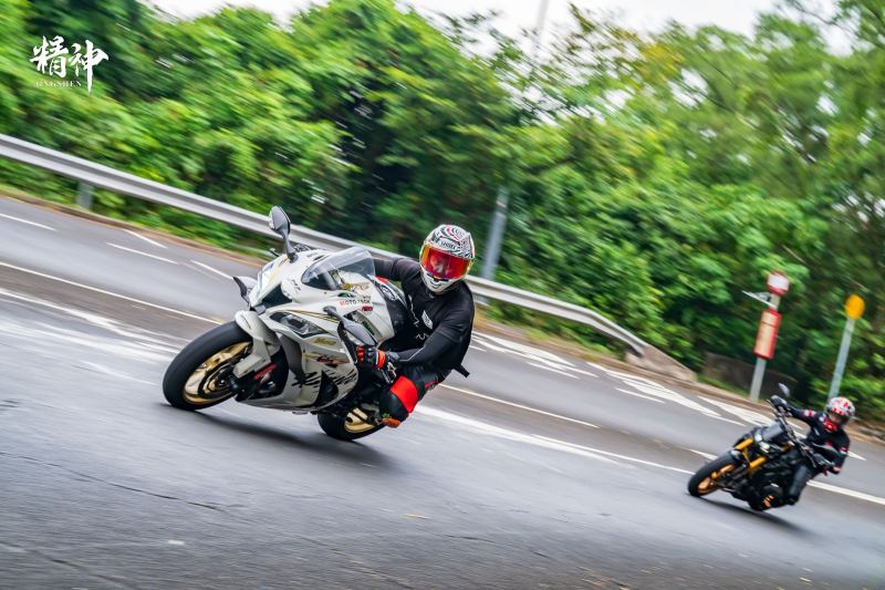 Yamaha R1