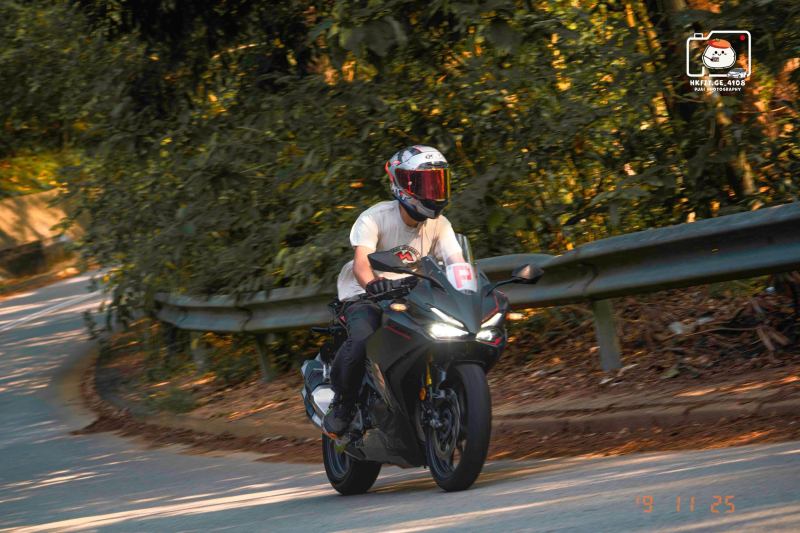 Yamaha R15