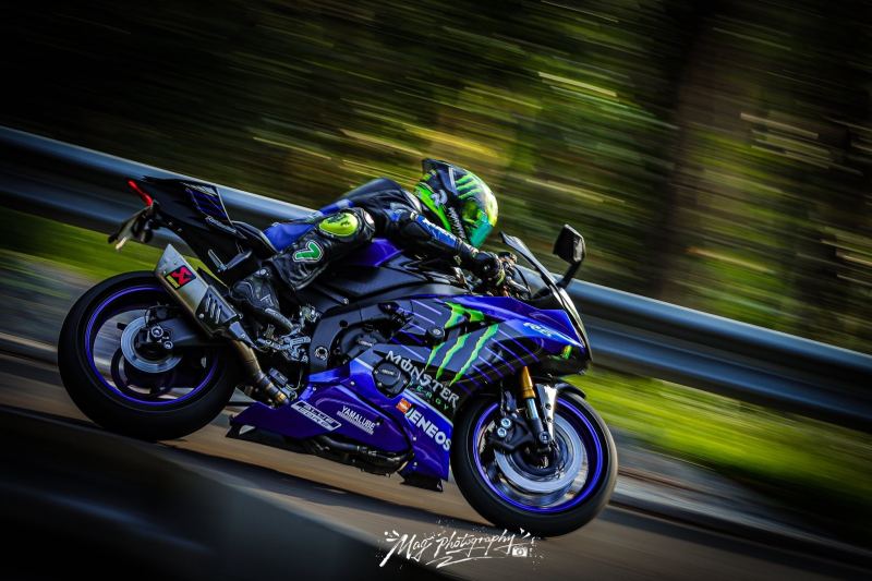 Yamaha R1