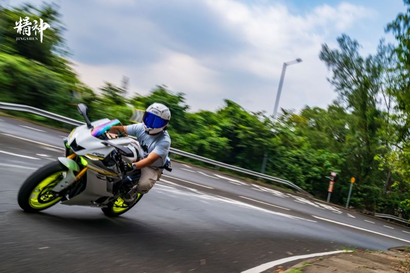 Yamaha R6