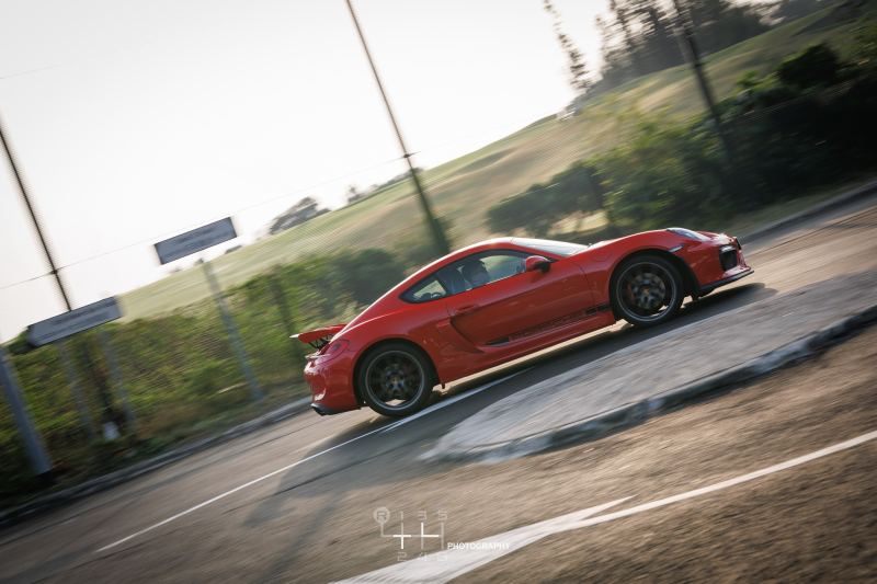 Porsche Cayman GT4