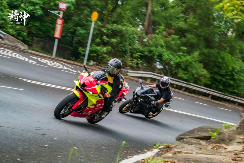 Yamaha R15