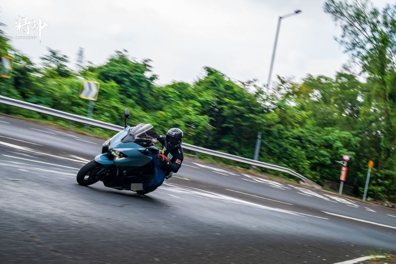 Yamaha X-MAX