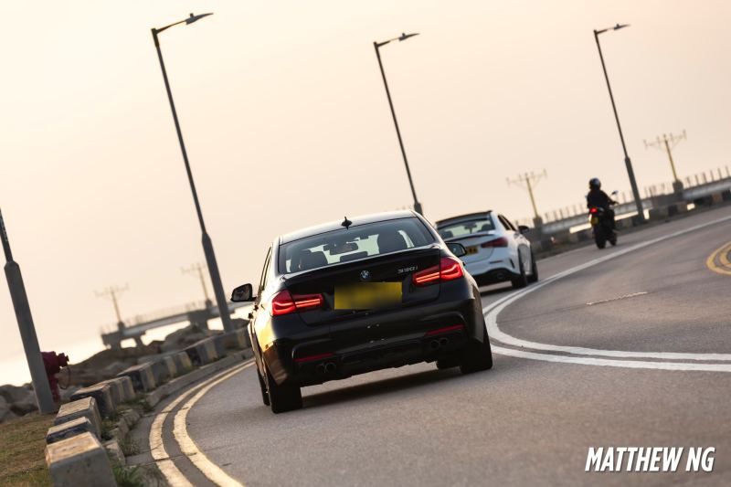BMW 330i