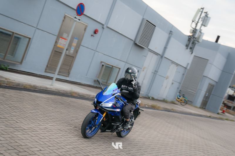 Yamaha R15
