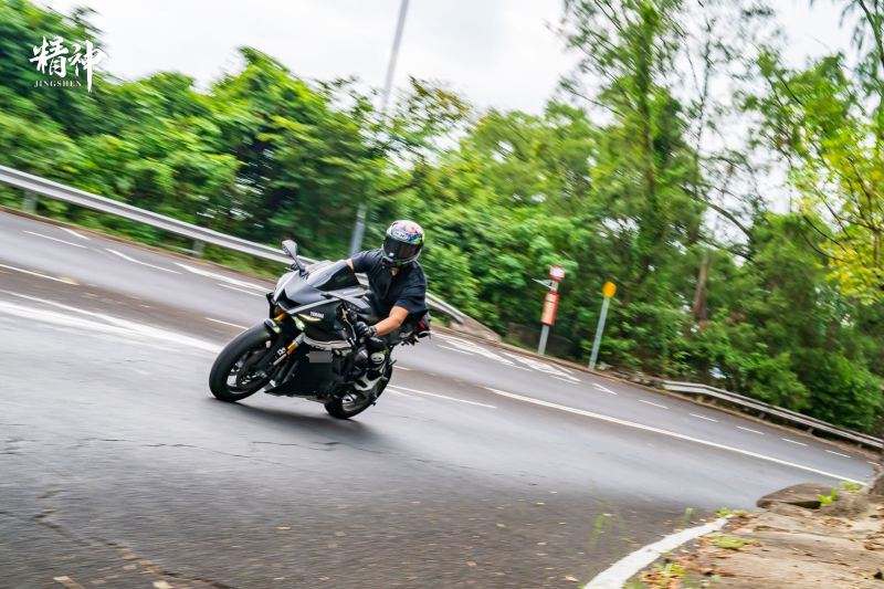 Yamaha R1