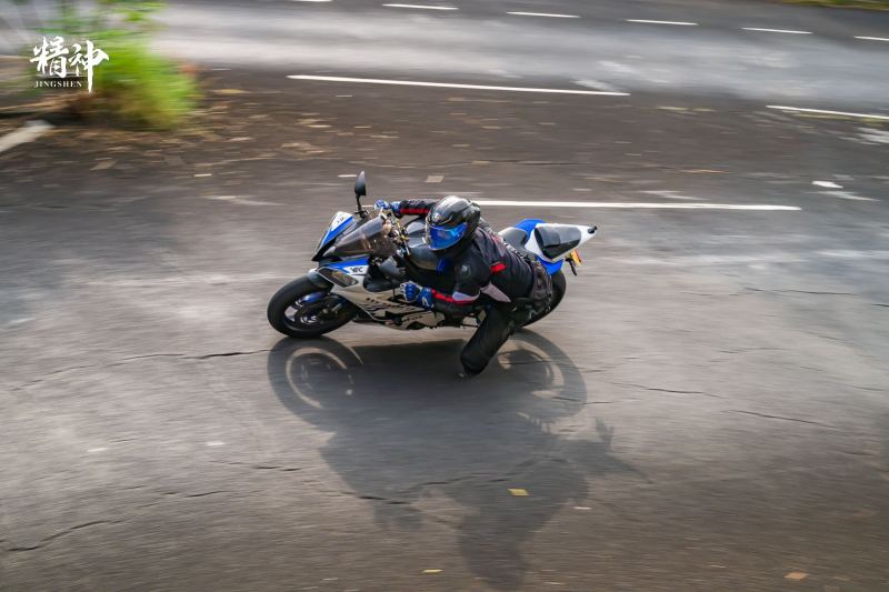 Yamaha R6