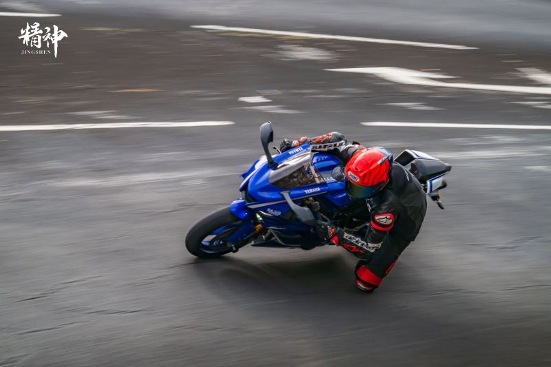Yamaha R6