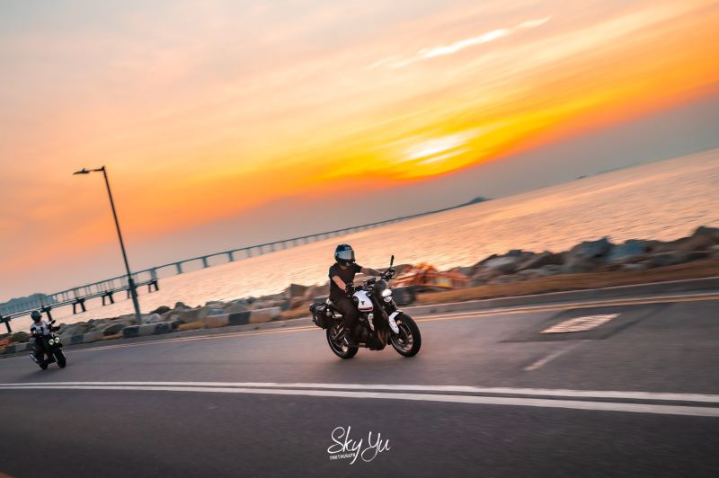 Triumph Tiger 900