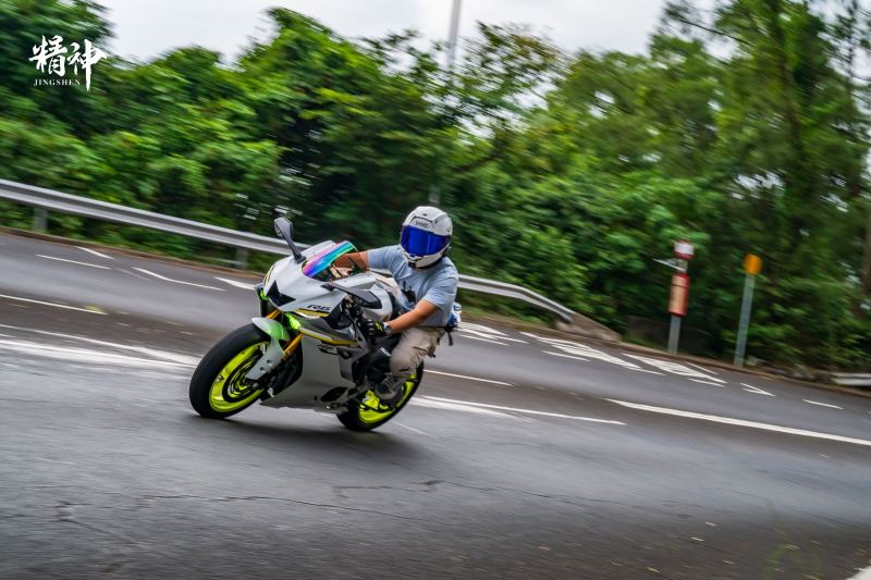 Yamaha R6