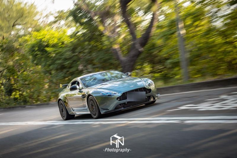 Aston Martin Vantage