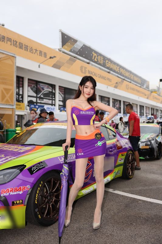 2025第72屆澳門格蘭披治大賽part.1路過唔小心影咗個百九萬粉車模網紅～張君雅 (直出原圖乜7都冇p過) with 17 Attachments: