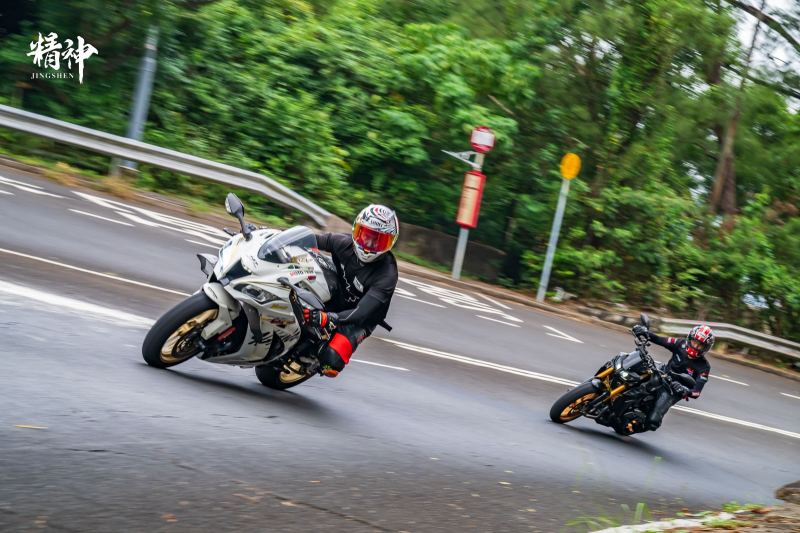 Yamaha R1