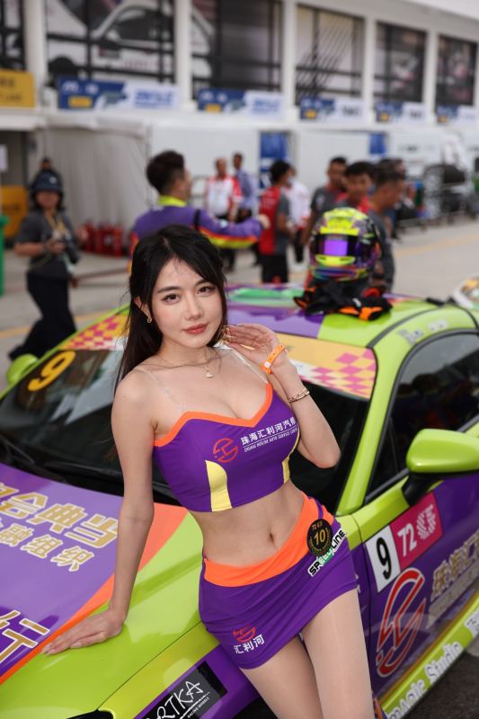 2025第72屆澳門格蘭披治大賽part.1路過唔小心影咗個百九萬粉車模網紅～張君雅 (直出原圖乜7都冇p過) with 17 Attachments: