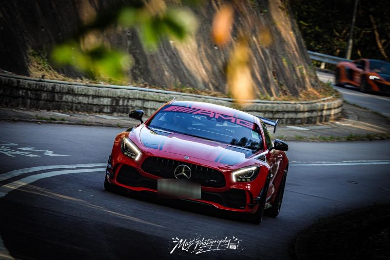 Mercedes-AMG GT R
