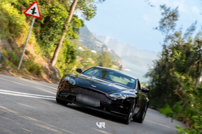 Aston Martin DB9