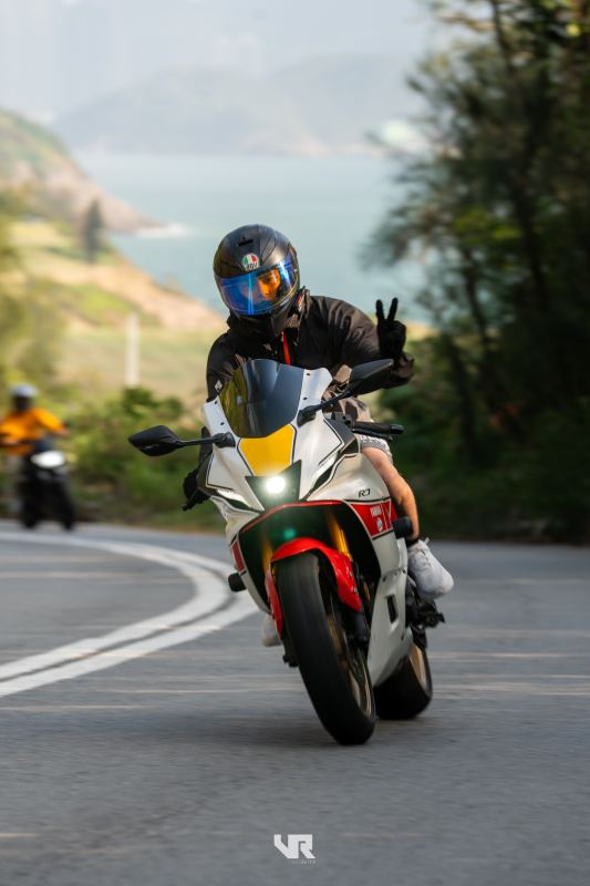 Yamaha R7