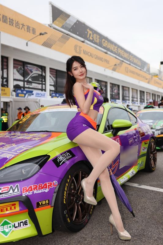 2025第72屆澳門格蘭披治大賽part.1路過唔小心影咗個百九萬粉車模網紅～張君雅 (直出原圖乜7都冇p過) with 17 Attachments: