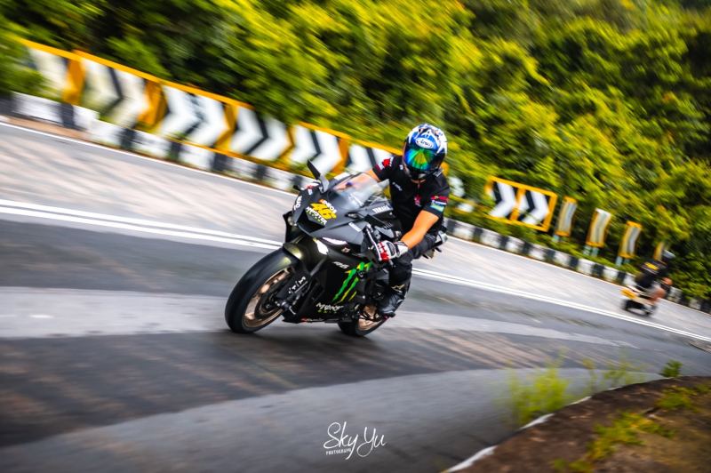 Yamaha R15